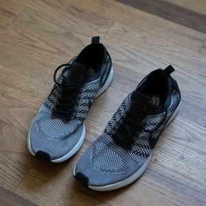 Nike Flyknit Moriah Running Shoes